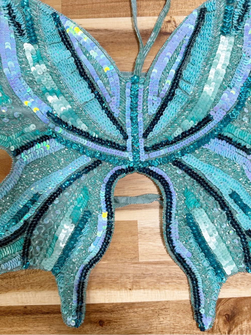 H:ours Revolve Carola Embellished Butterfly Sequin Beaded Top in Turquoise M - Picture 6 of 10